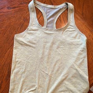 Lululemon swiftly 2.0 tank *race length* sz 6